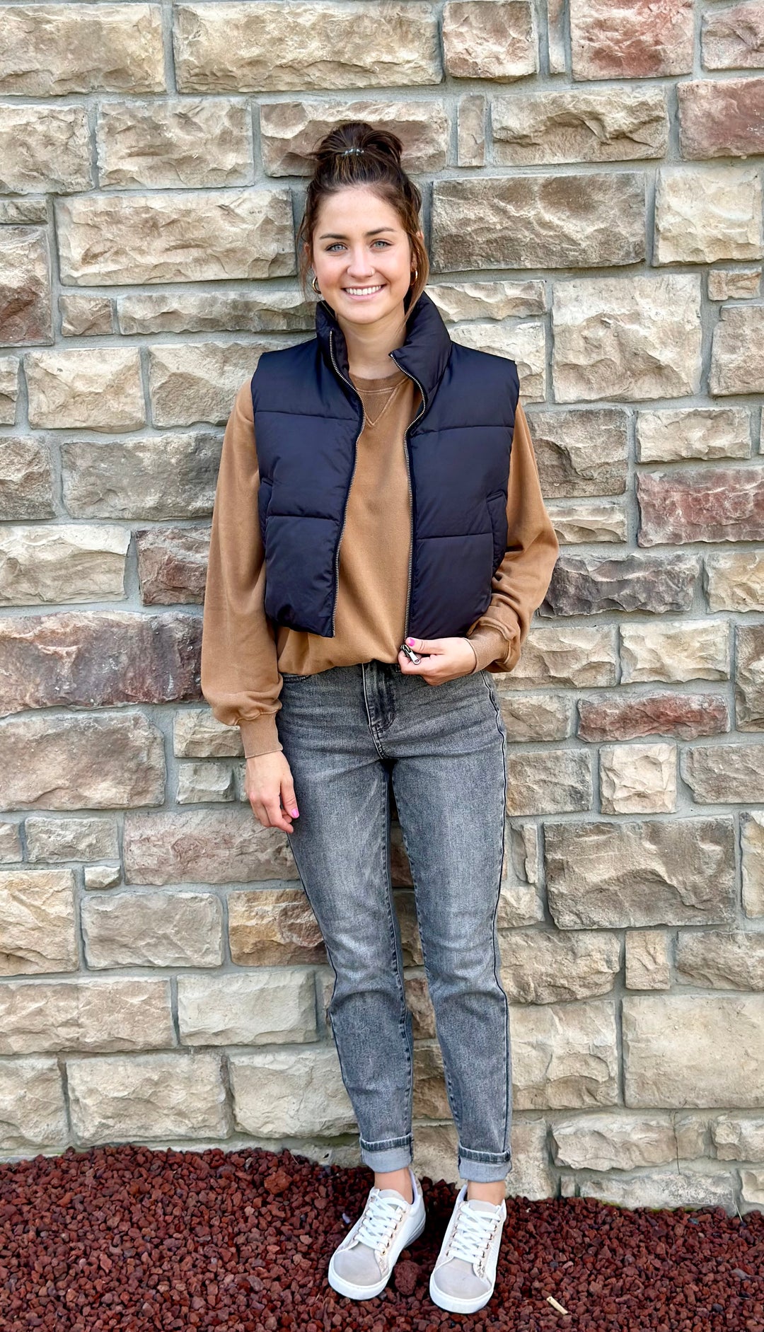 cropped puffer vest outfits